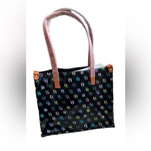 NWT Dooney & Bourke Medium Shopper Tote.